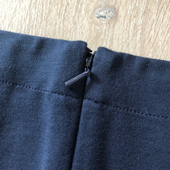 Banana Republic Ponte Flutter-Sleeve Boat Neck Dress in Navy Size 10 - Picture 8 of 10